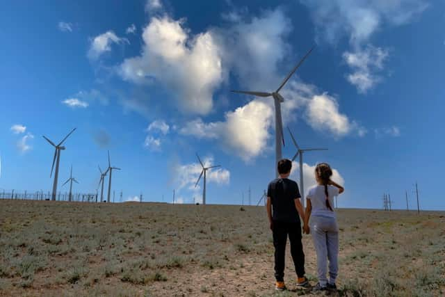 Are onshore wind turbines the future? (photo: adobe)