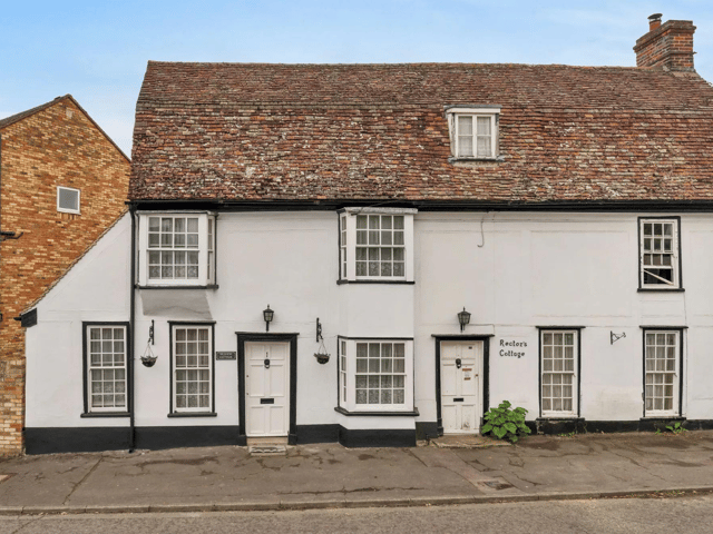 Spine-chilling cottage with ‘catacomb-like’ tunnel and secret meeting room on sale for £450k - pictures 