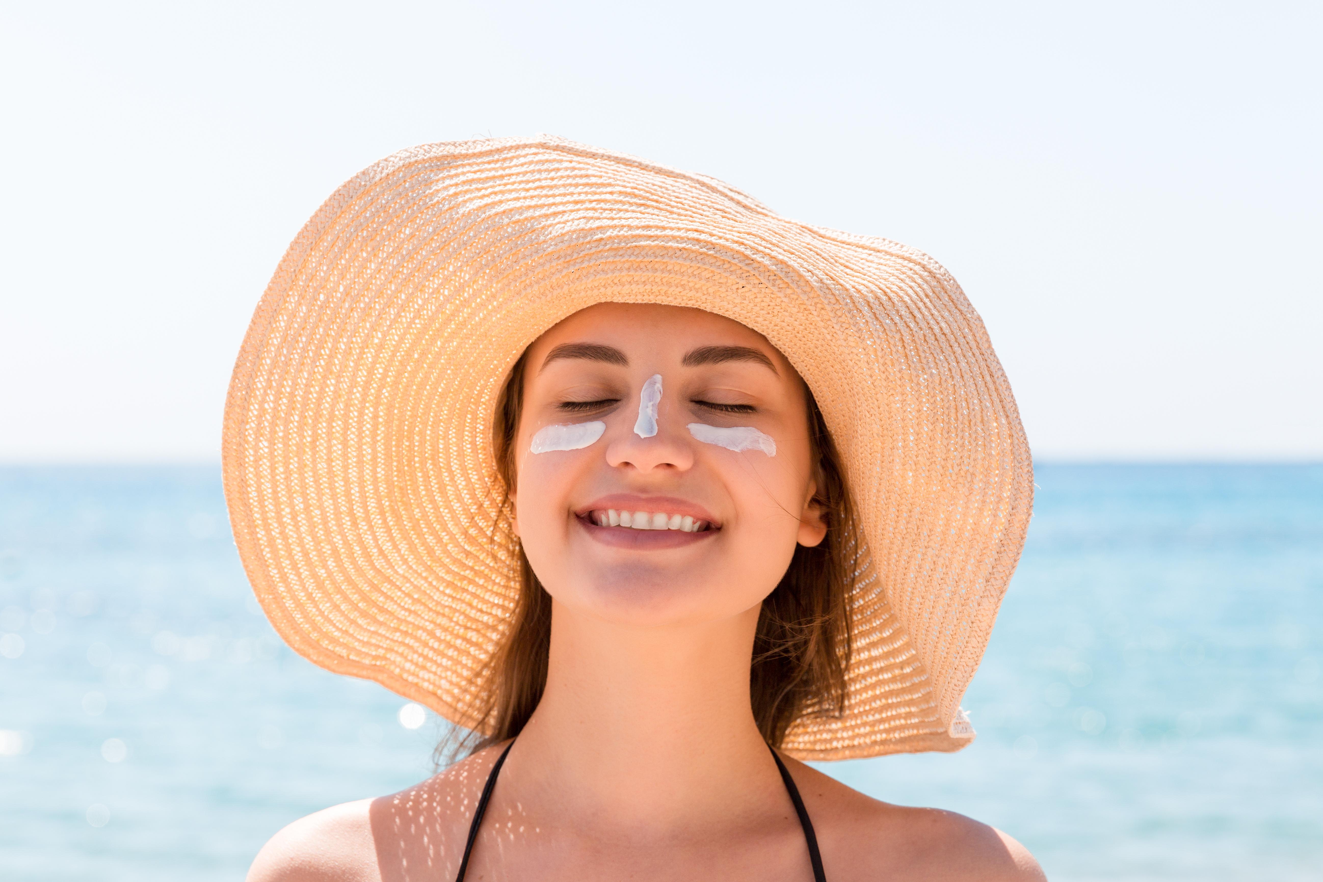 Optician advice if you get sun cream in your eyes - Vimarsana News