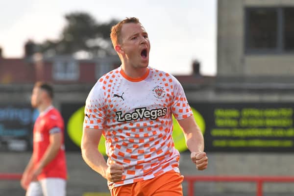 Shane Lavery continued his impressive pre-season form against Hibs