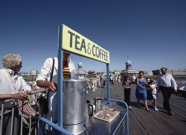 Tea and coffee on sale tempts holidaymakers, 1983