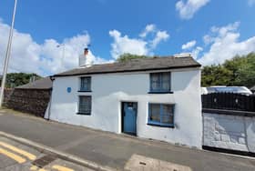 The historic cottage on Common Edge Road