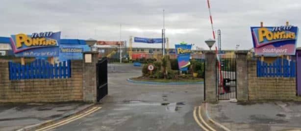 Holiday park operator Pontins has apologised after being issued a legal notice for "shocking" discrimination towards Irish Travellers.