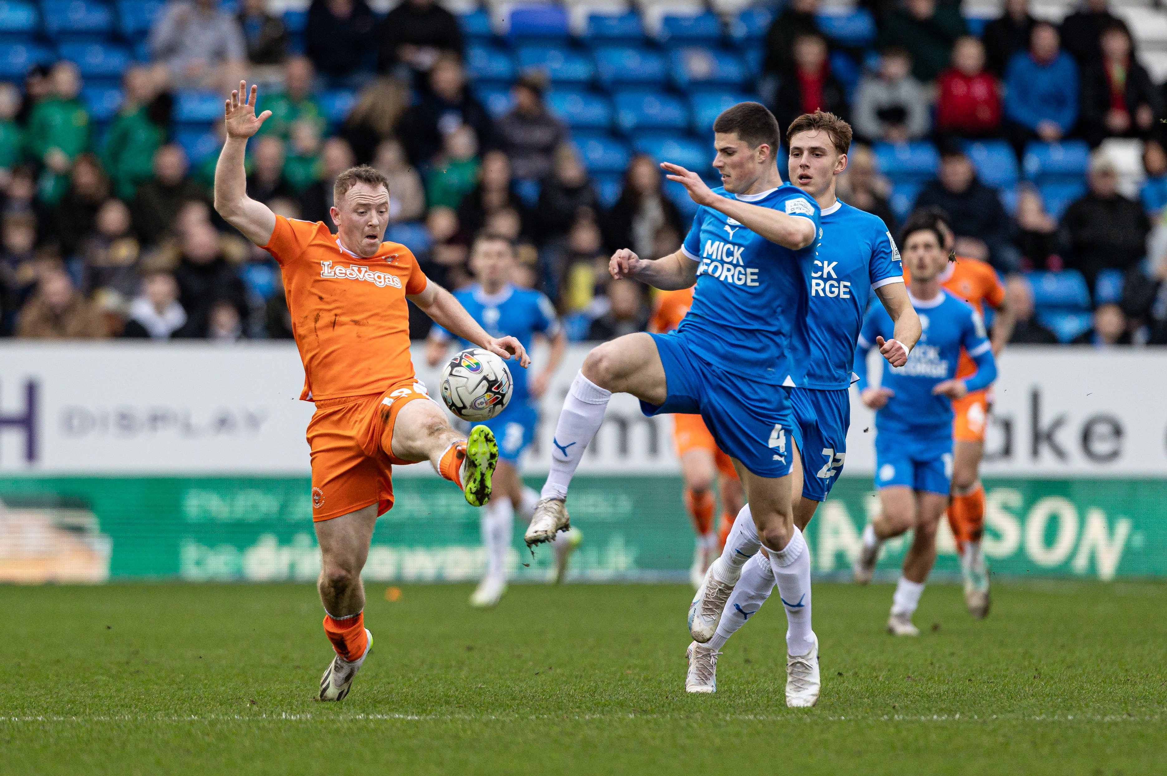 Những thông tin thú vị về câu lạc bộ Peterborough United - Hành trình thăng trầm và những dấu ấn khó quên