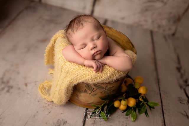 One of Bex Peoples' stunning portraits of a newborn baby