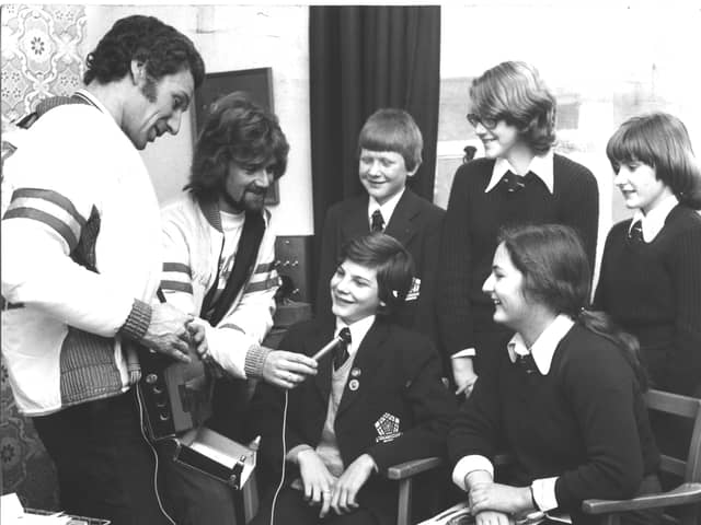 Noel Edmonds recording the voices of David Hannis, Nicholas Watson, elaine Hunter, Clare Ewan and Nicola Clayton at Montgomery High School. 1977