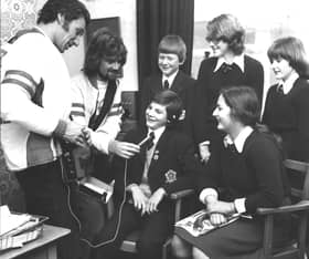 Noel Edmonds recording the voices of David Hannis, Nicholas Watson, elaine Hunter, Clare Ewan and Nicola Clayton at Montgomery High School. 1977