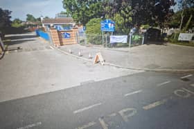 Sign on road outside Royles Brook School urges drivers to keep clear