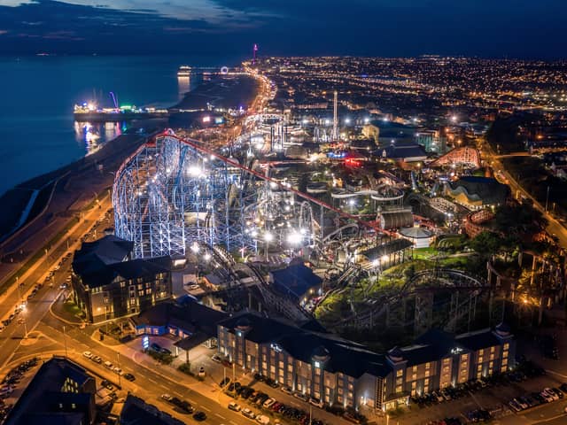 Blackpool Pleasure Beach, at night