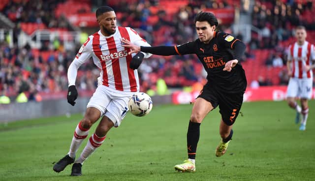 Reece James (R) will depart Sheffield Wednesday as a free agent. He is already in talks with a club about a transfer. (Photo by Nathan Stirk/Getty Images)