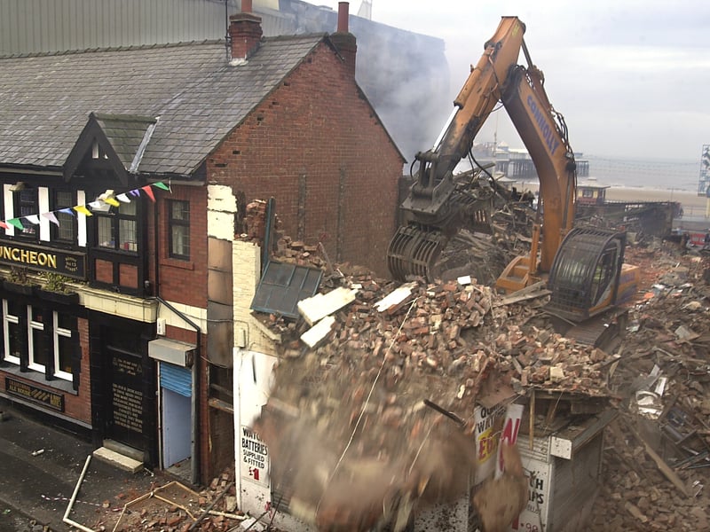 The Pump and Truncheon was right next to Grab City when it was torched