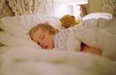 An expert shares 8 top tips on how to get your kids to sleep this summer. (Photo: Tim Graham/Getty Images)