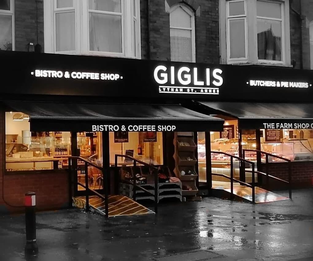 I tried a popular Fylde coast Pie Shop and it was amazing