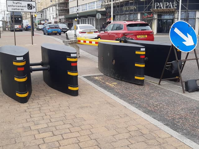 Barriers on the Promenade
