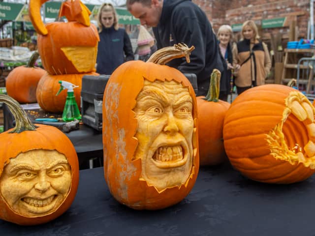 Pumpkin Carving by Simon McMinnis (background)