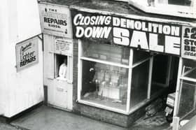 Gary Wild 's later kiosk on the southern side of Victoria Street in 1980 before demolition of properties for the final part of the Houndshill Centre