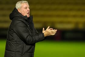 Steve Bruce has made a few changes from Blackpool’s win against Reading. There’s a debut for a 21-year-old. (Photographer Alex Dodd / CameraSport)