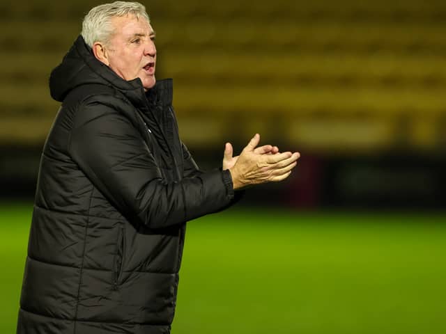 Steve Bruce has made a few changes from Blackpool’s win against Reading. There’s a debut for a 21-year-old. (Photographer Alex Dodd / CameraSport)