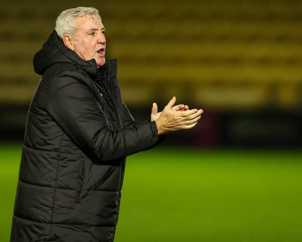 Steve Bruce has made a few changes from Blackpool’s win against Reading. There’s a debut for a 21-year-old. (Photographer Alex Dodd / CameraSport)