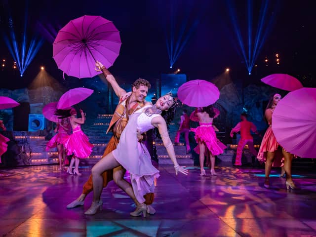 Aladdin and Princess Jasmine light up the stage