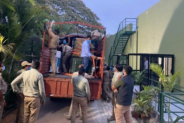 Upon arrival, both the gorillas and Luke received a warm welcome from the Mysuru Zoo team and were safely transferred to their new, state-of-the-art home.