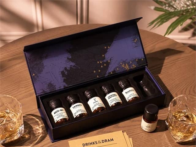 The selection box contains six premium whiskies