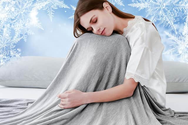 The Luxear blanket uses cooling fibres to create an instantly refreshing sensation—perfect for hot summer nights or calming down after a long day.