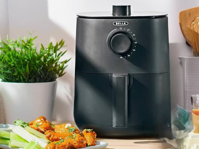Compact air fryers take up very little space in the kitchen - but they don't usually come this cheap! 