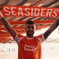 EFL respond to Blackpool boss' criticism following registration issue for ex-Nottingham Forest man