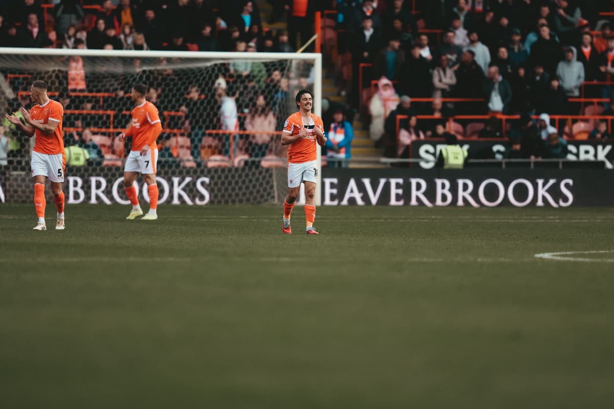 Blackpool 0-3 Reading: Seasiders left embarrassed at home after flat ...