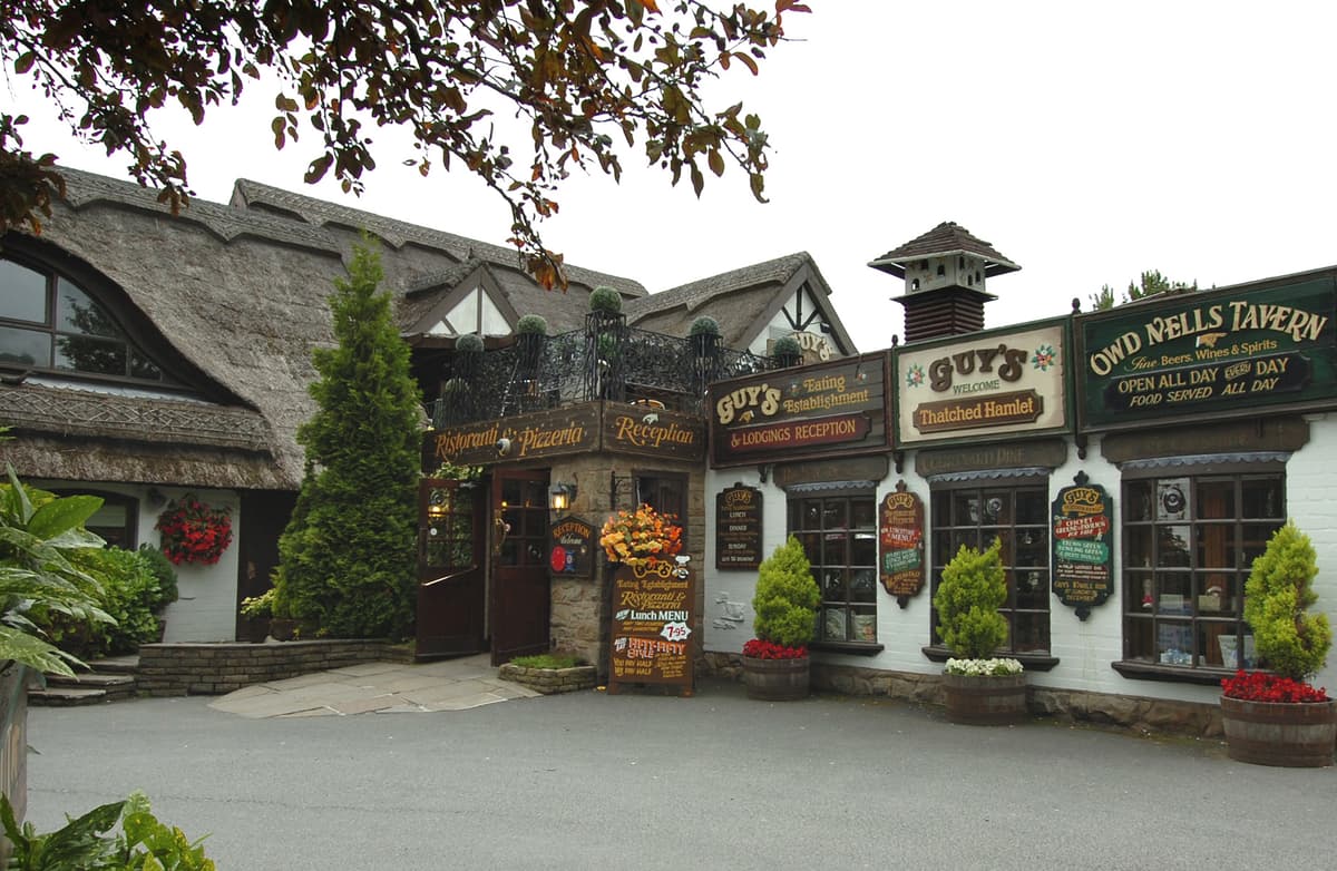 15 nostalgische Bilder aus dem Lancashire-Veranstaltungsort Guys Thatched ...