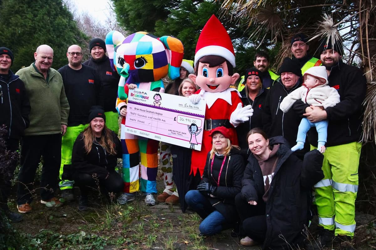 Come and help us build a float for Santa Comes to Town to raise money for ...