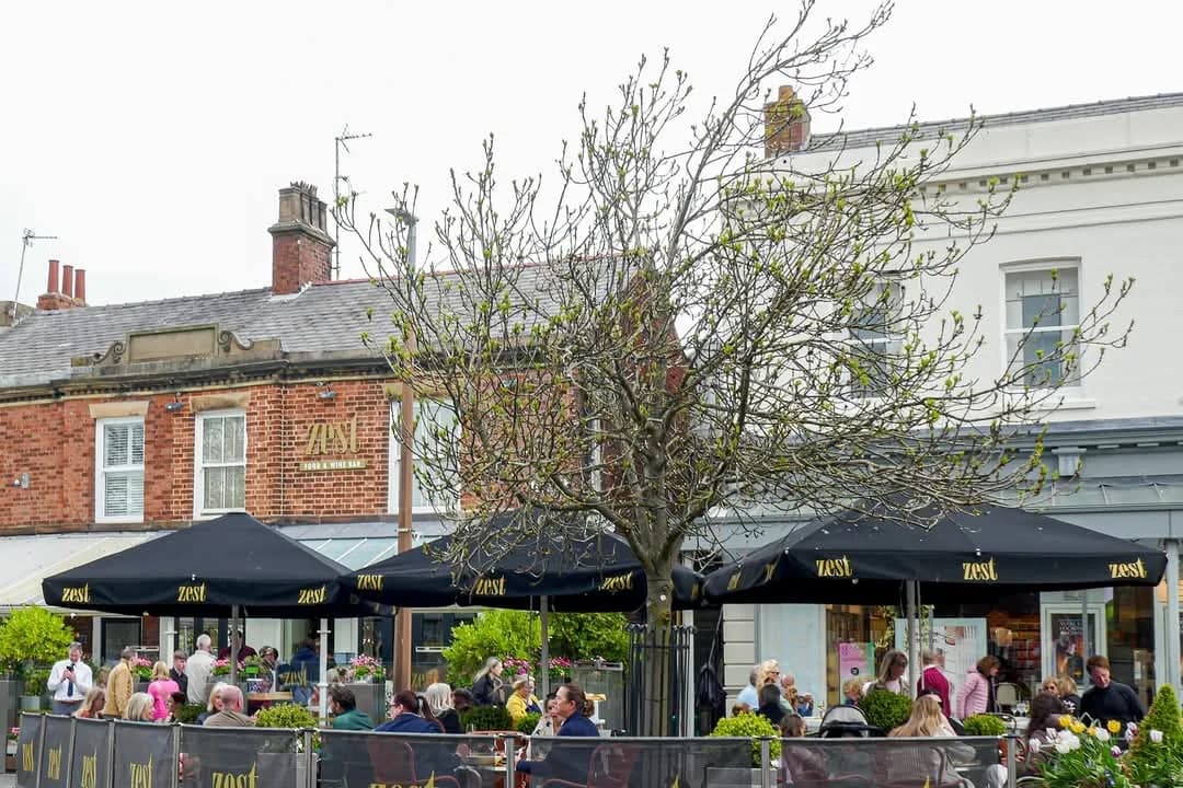 Shock as swish Italian restaurant and wine bar Zest Lytham handed 1 star ...