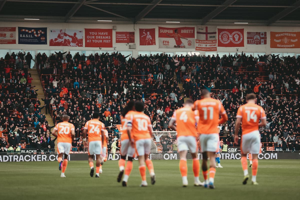 46 fantastic photos of brilliant Blackpool faithful at Bloomfield Road for ...