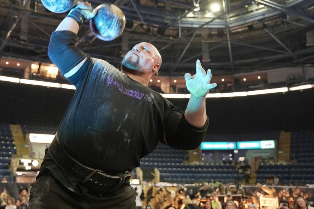 I pushed my body to the limit to break my sixth world record in front of a ...