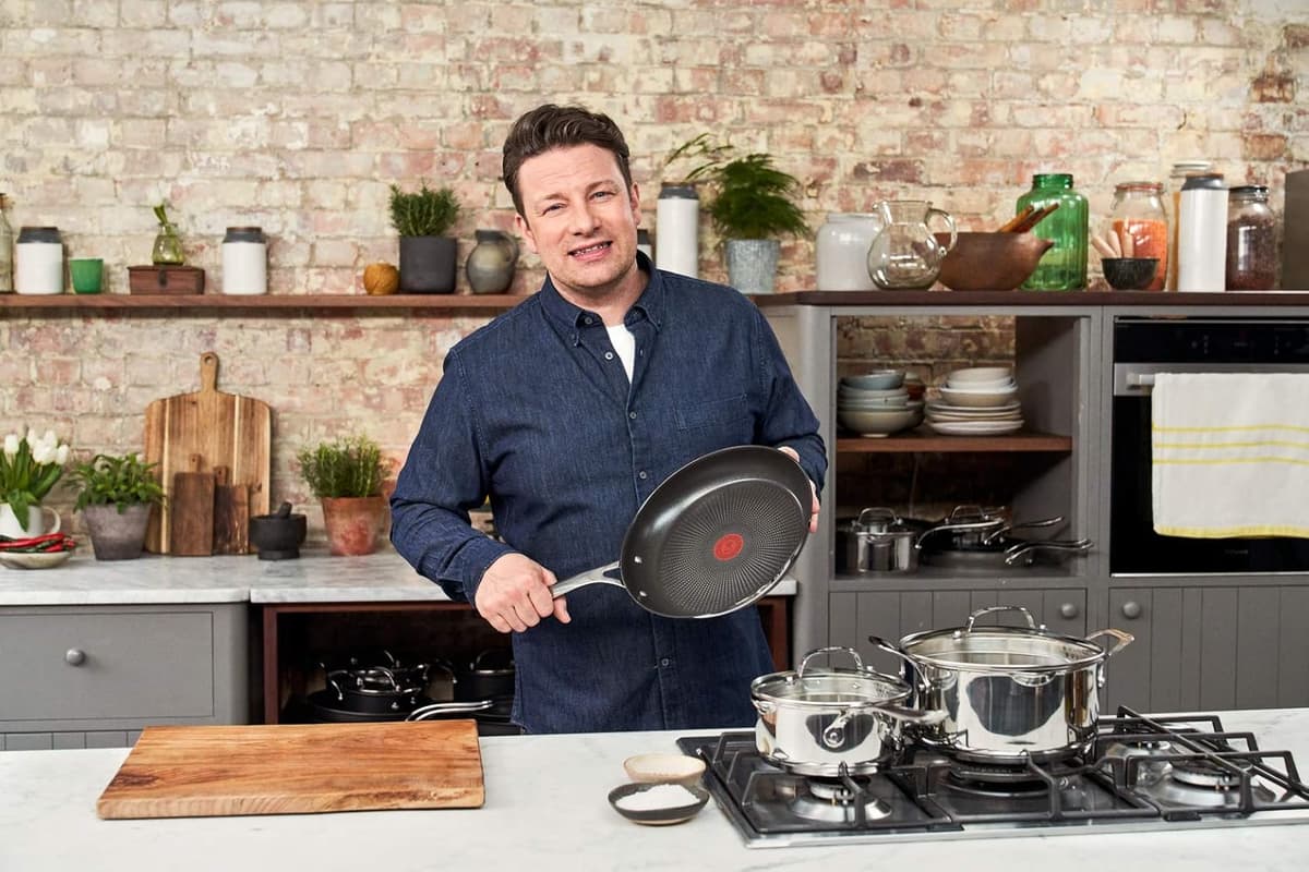 Diese Jamie Oliver Tefal Bratpfannen kosten je 19,50 £ im Amazon-Angebot ...