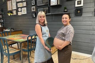 'We are incredibly moved by it - Fleetwood Glazey Days' Baby Bump Bowls go ...