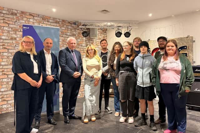 Cllr Lynn Williams with young people on the AI summer course
