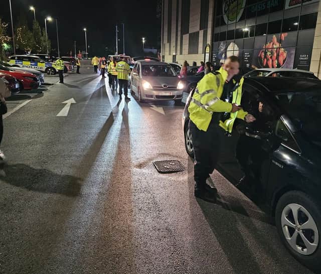 10 Part Number Line Huge numbers of taxis stopped and checked during police operation in ...