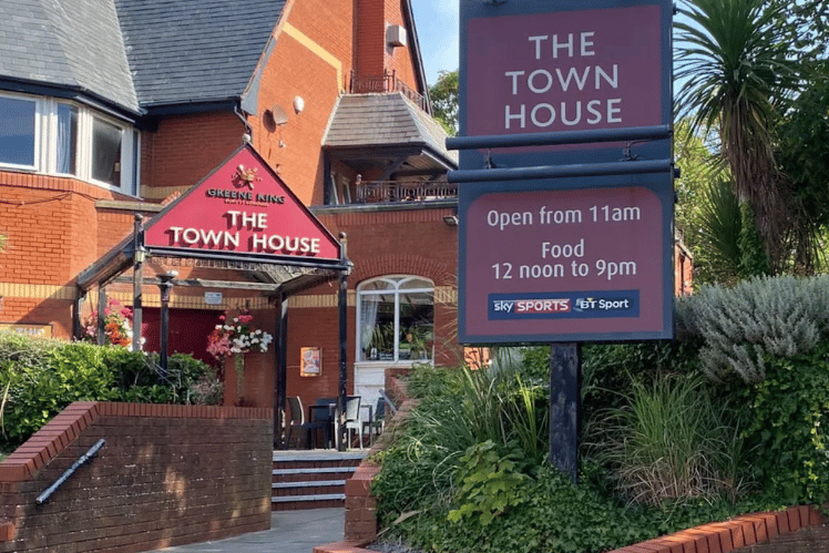 We're not closing - Owners of popular Fylde coast pub The Town House in St Annes on closure rumours