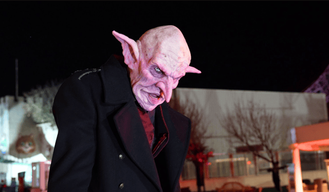Over 100 actors are featured across all three scare mazes and the wider park.