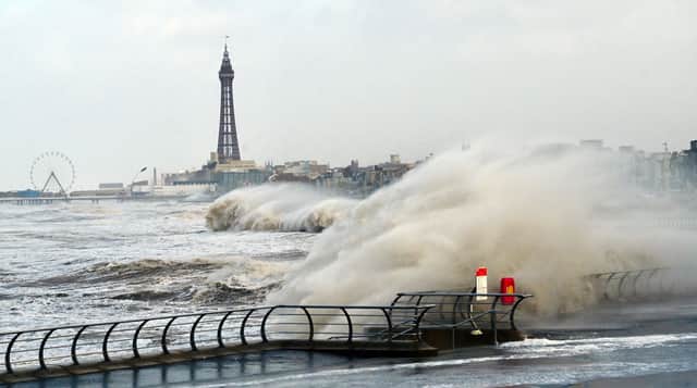 Storm Boelo.
Huge waves crash into the seawall at South Prom
