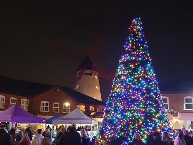 Thorntons Christmas lights Switch-On: Lots of grins as village lights up