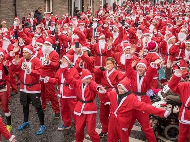 Garstang Santa Dash 2019 photo: Mike Colleran