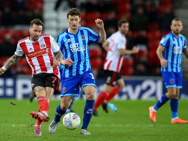 Matty Virtue challenges Chris Maguire at Sunderland