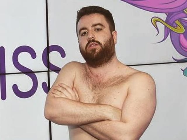 When Tom Green posed for a life drawing class with Liam Payne. Photo from Bauer Radio