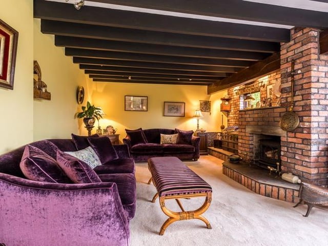Sitting room (credit: Arnold and Phillips Estate Agents)