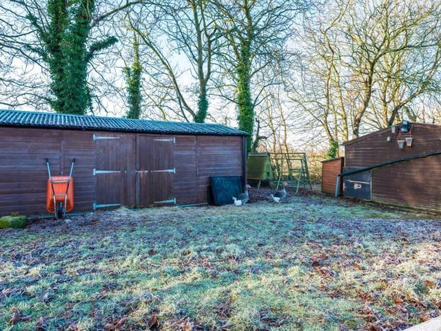 Stables (credit: Arnold and Phillips Estate Agents)