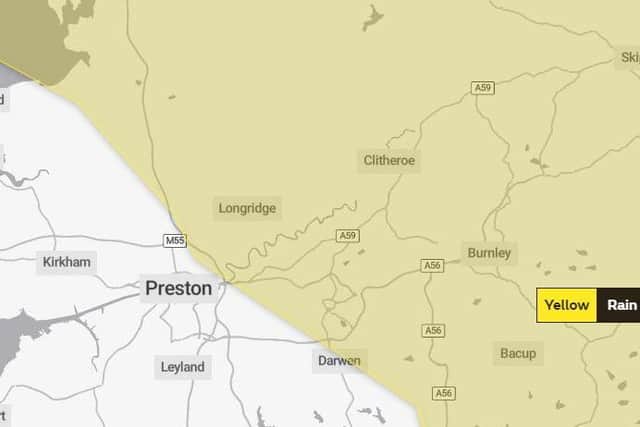 The map showing where the Met Office's yellow weather warning for rain and snow will be in effect tomorrow.