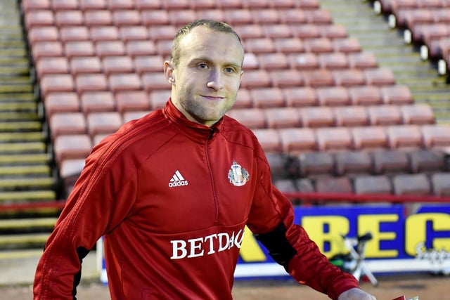 Sunderland wont receive a fee for Scottish international after his move to Aberdeen. (The Sun)